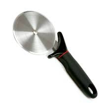 Gripez pizza cutter