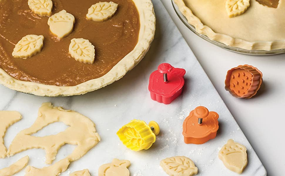 Pie decorating kit